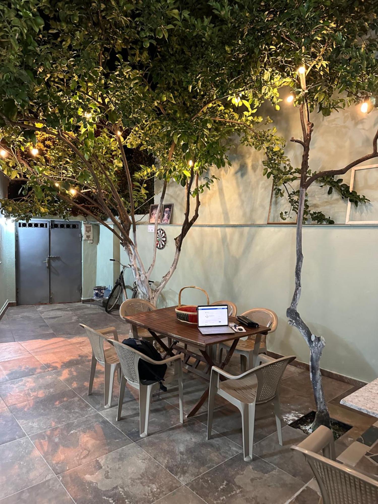 Tirana Lemon Breeze Hostel Екстериор снимка