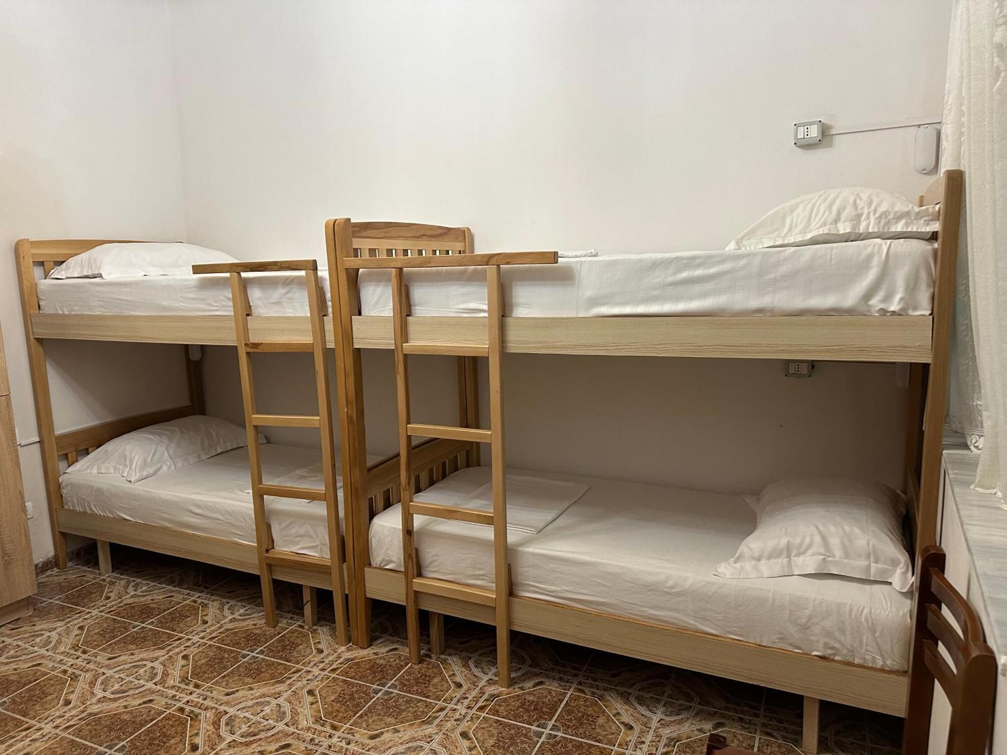 Tirana Lemon Breeze Hostel Екстериор снимка