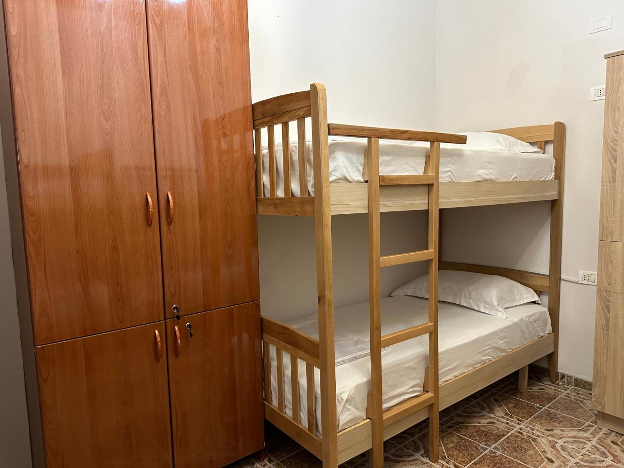 Tirana Lemon Breeze Hostel Екстериор снимка
