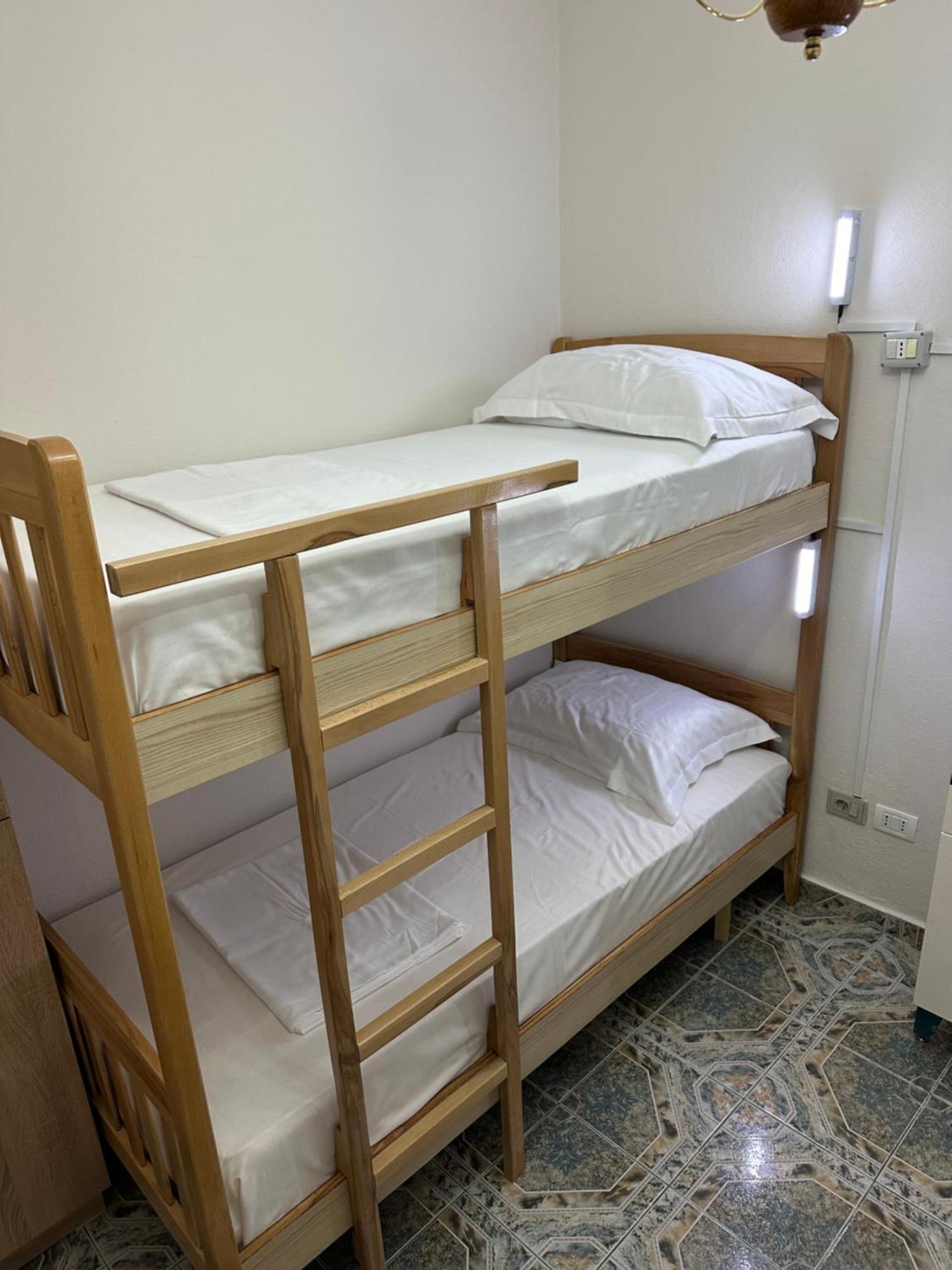 Tirana Lemon Breeze Hostel Екстериор снимка