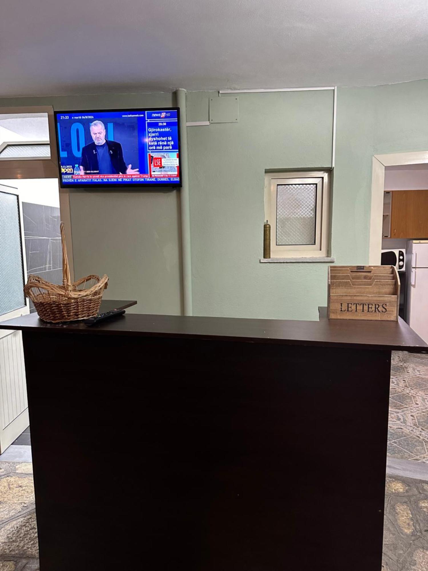 Tirana Lemon Breeze Hostel Екстериор снимка