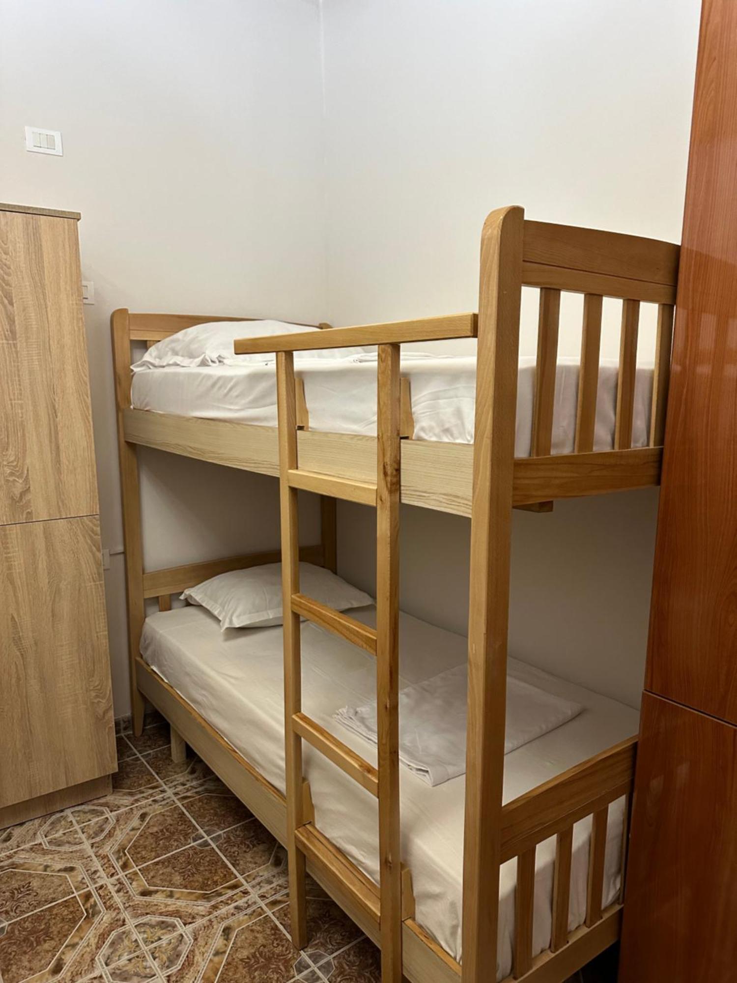 Tirana Lemon Breeze Hostel Екстериор снимка