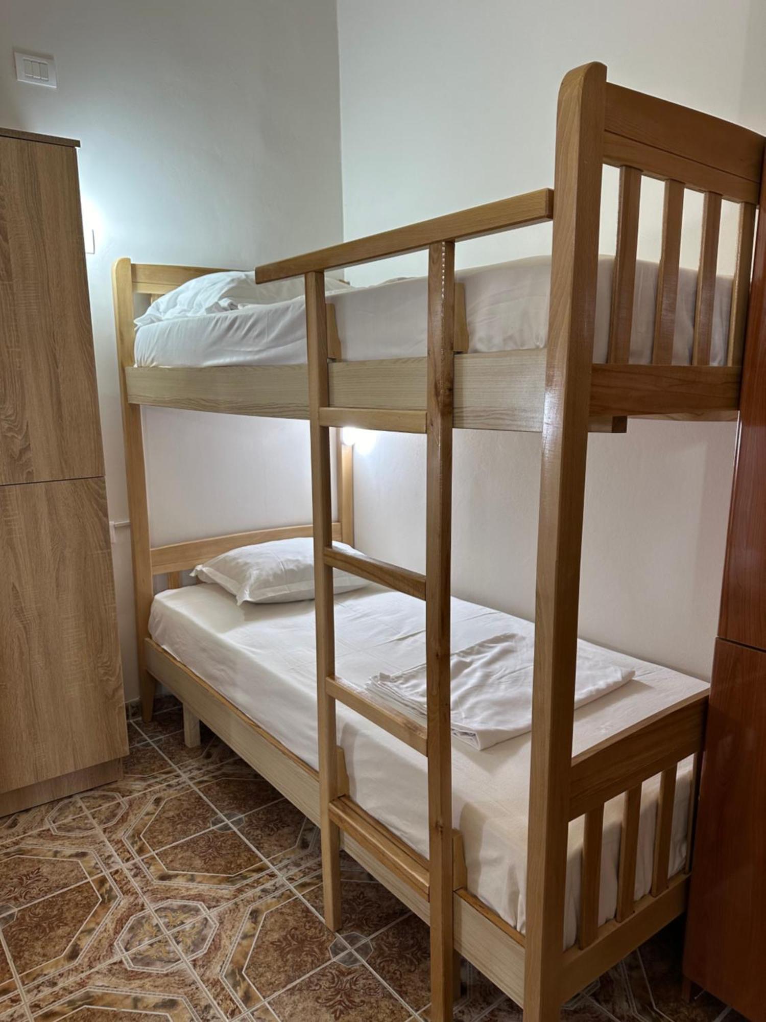 Tirana Lemon Breeze Hostel Екстериор снимка