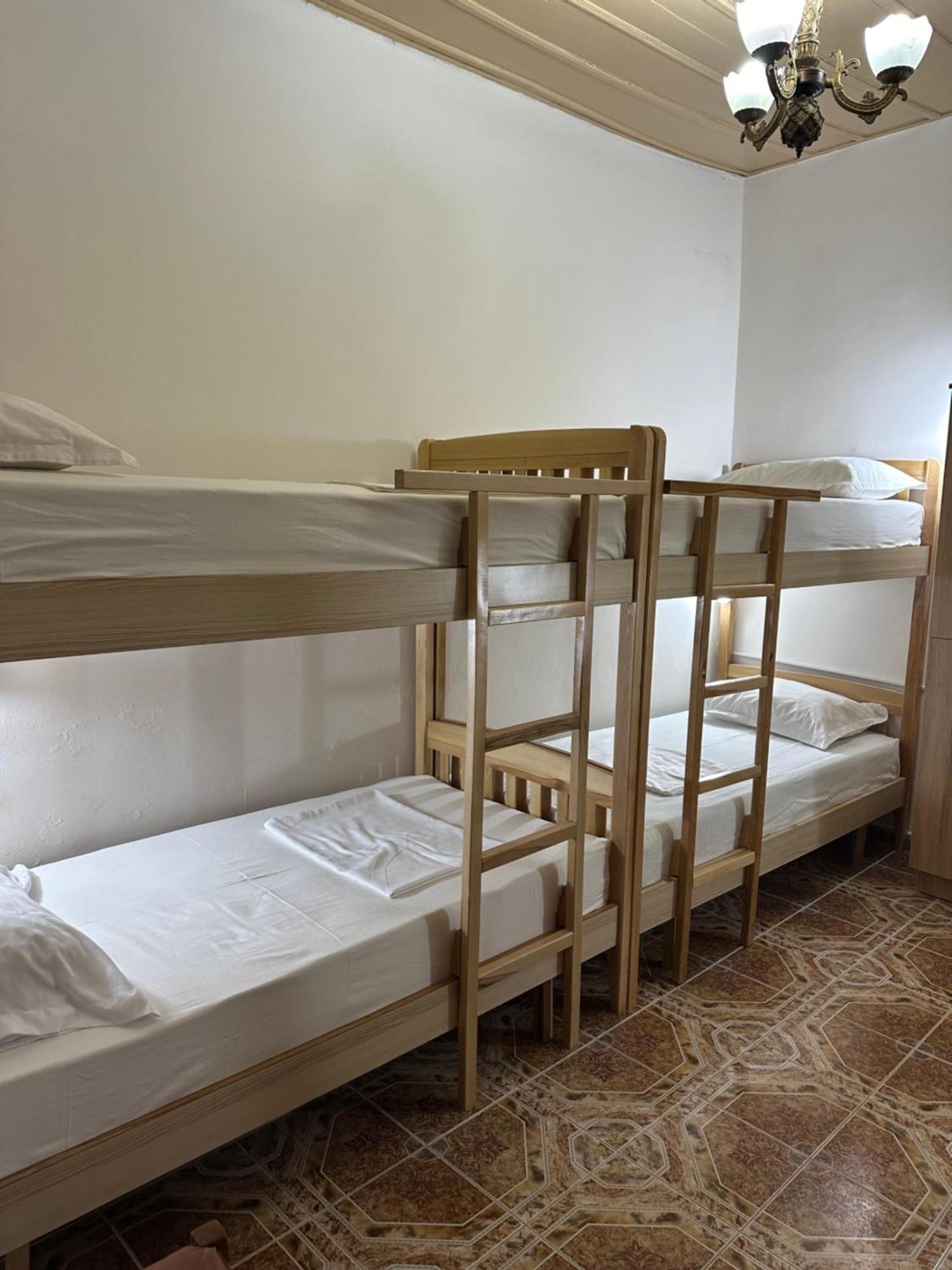 Tirana Lemon Breeze Hostel Екстериор снимка