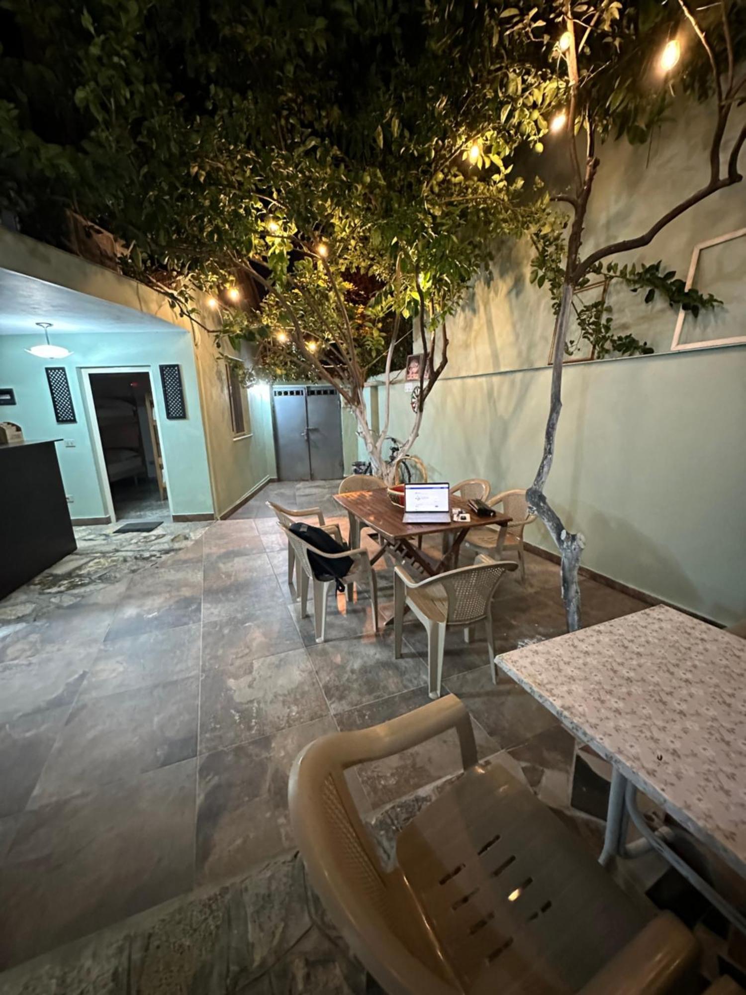 Tirana Lemon Breeze Hostel Екстериор снимка