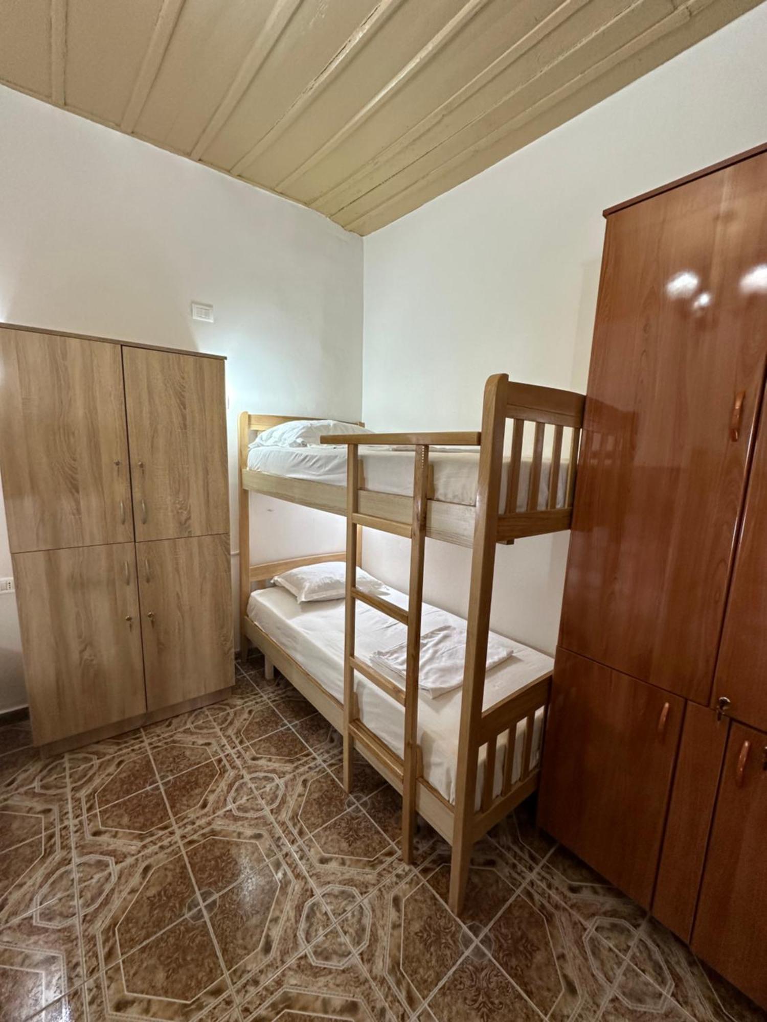 Tirana Lemon Breeze Hostel Екстериор снимка