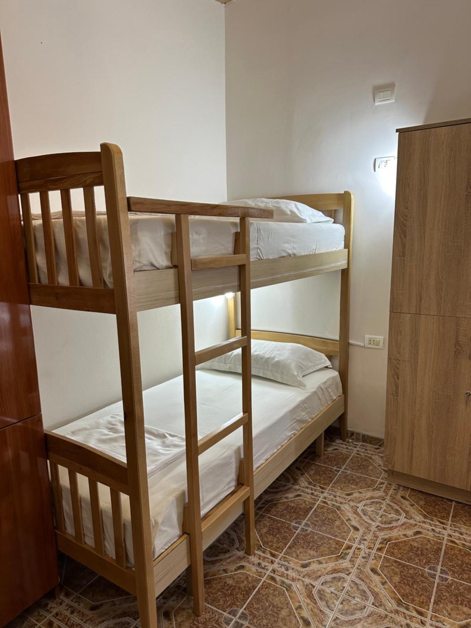 Tirana Lemon Breeze Hostel Екстериор снимка