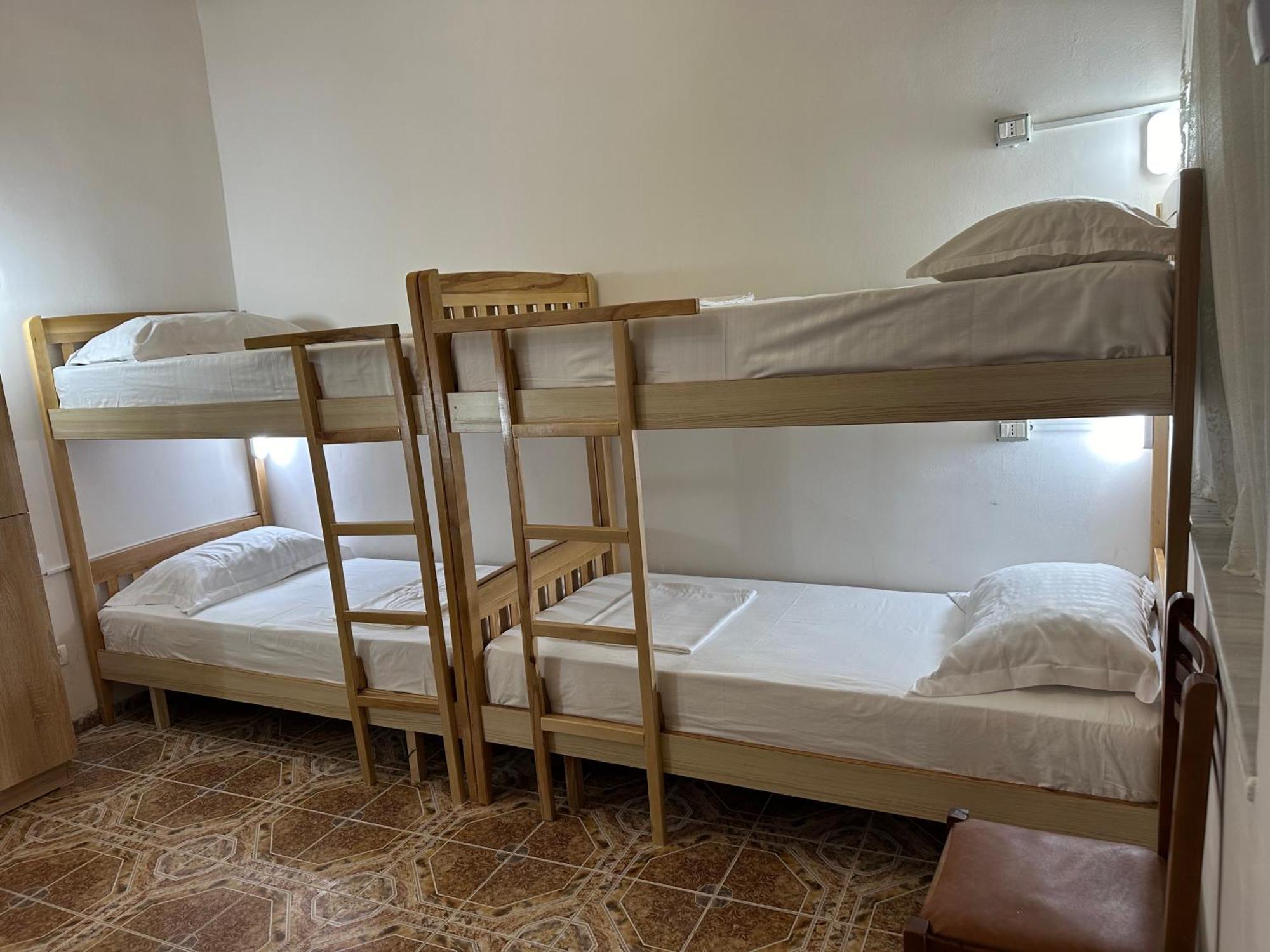 Tirana Lemon Breeze Hostel Екстериор снимка