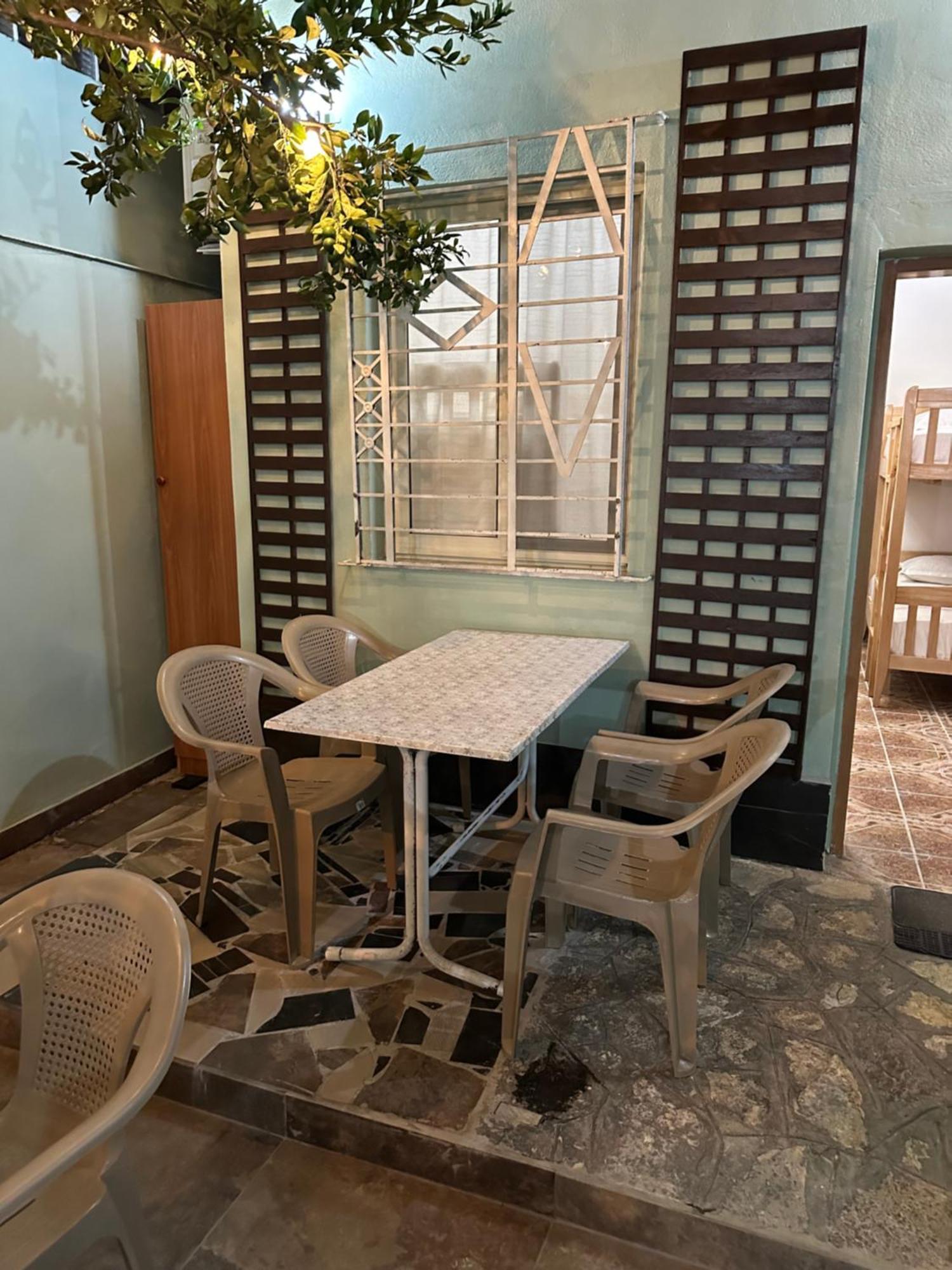 Tirana Lemon Breeze Hostel Екстериор снимка