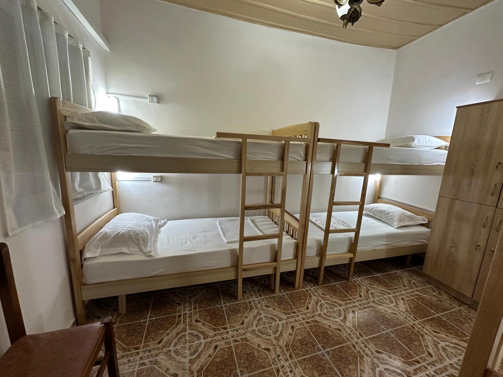 Tirana Lemon Breeze Hostel Екстериор снимка