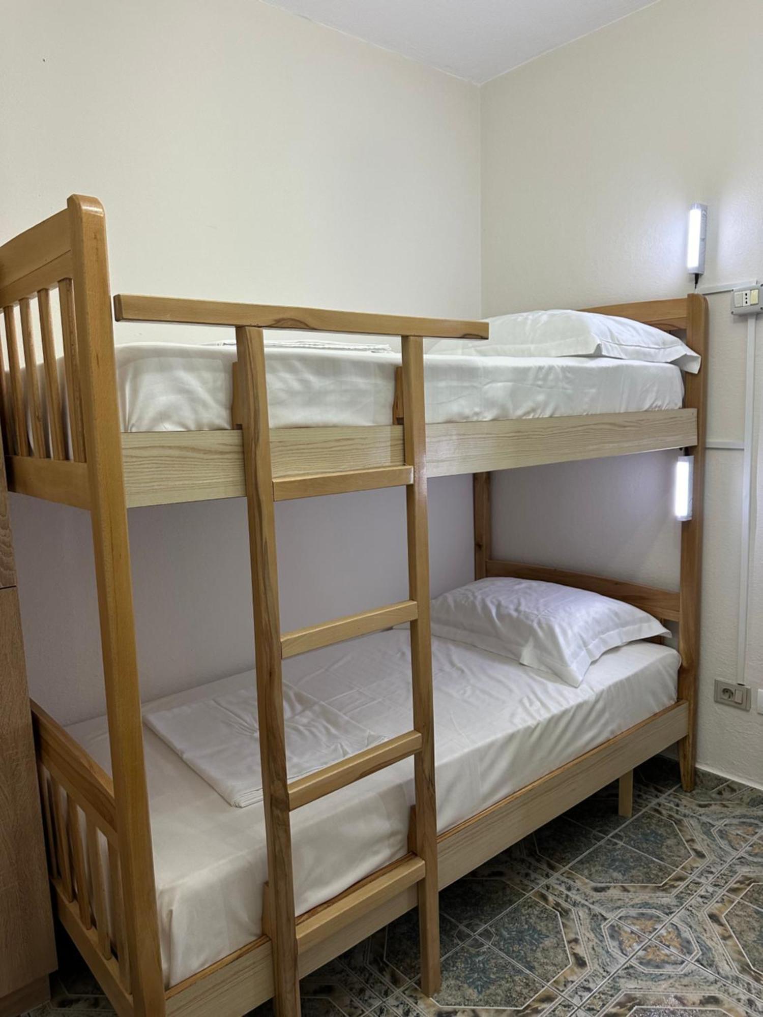 Tirana Lemon Breeze Hostel Екстериор снимка