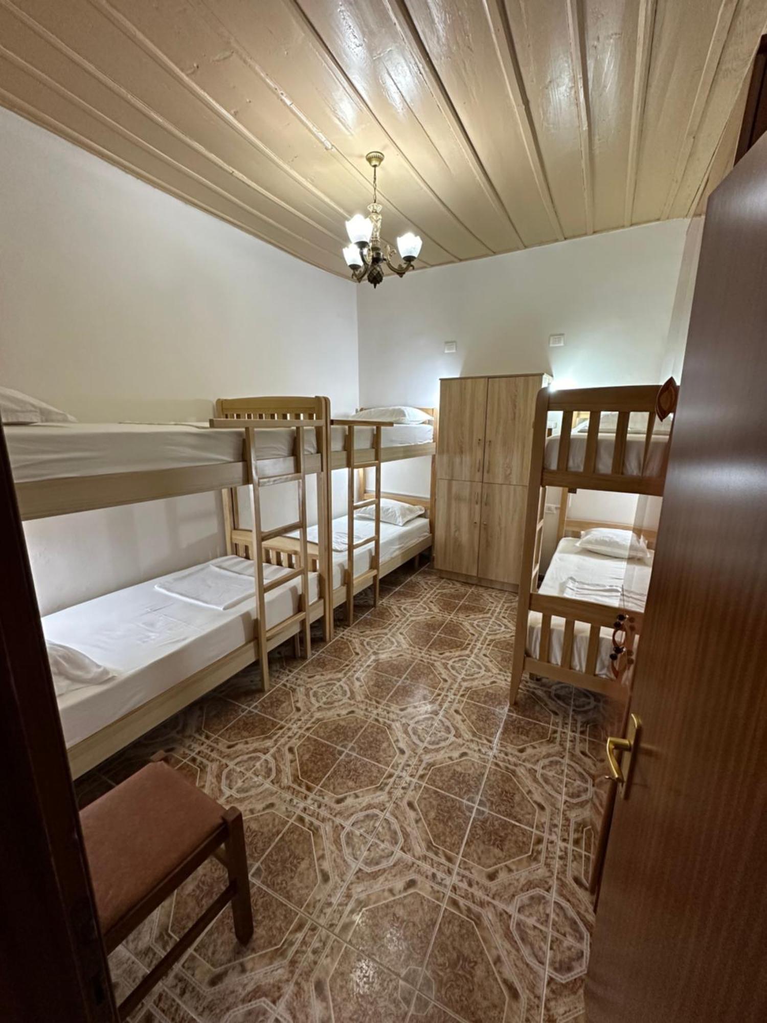 Tirana Lemon Breeze Hostel Екстериор снимка