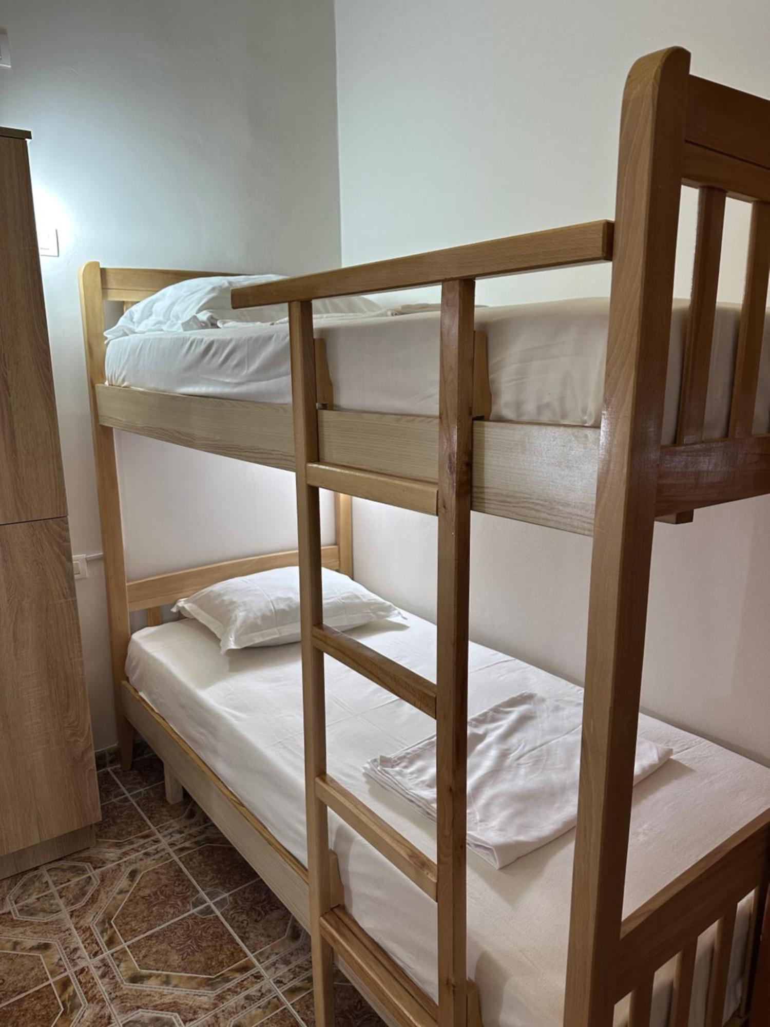 Tirana Lemon Breeze Hostel Екстериор снимка