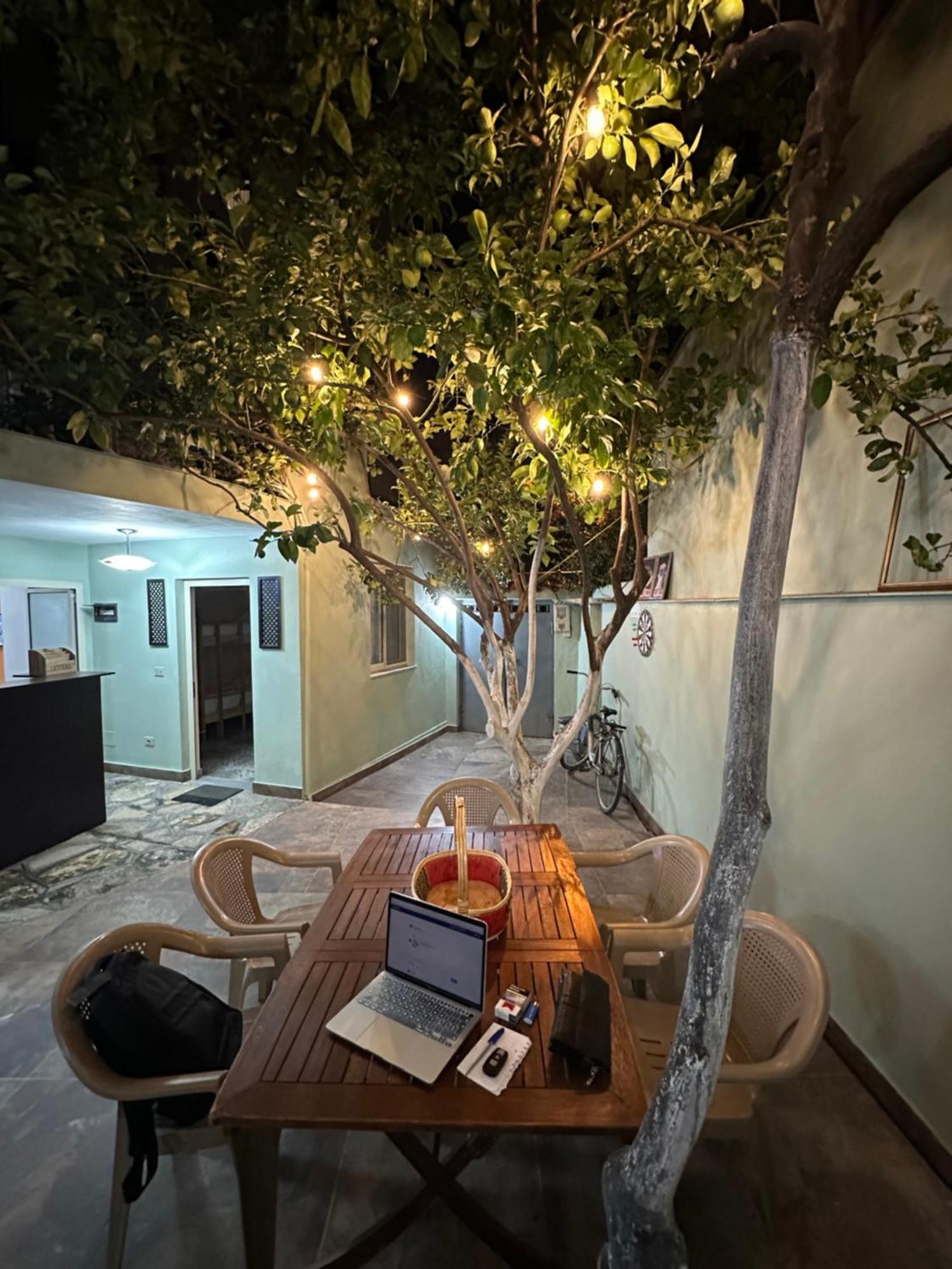 Tirana Lemon Breeze Hostel Екстериор снимка