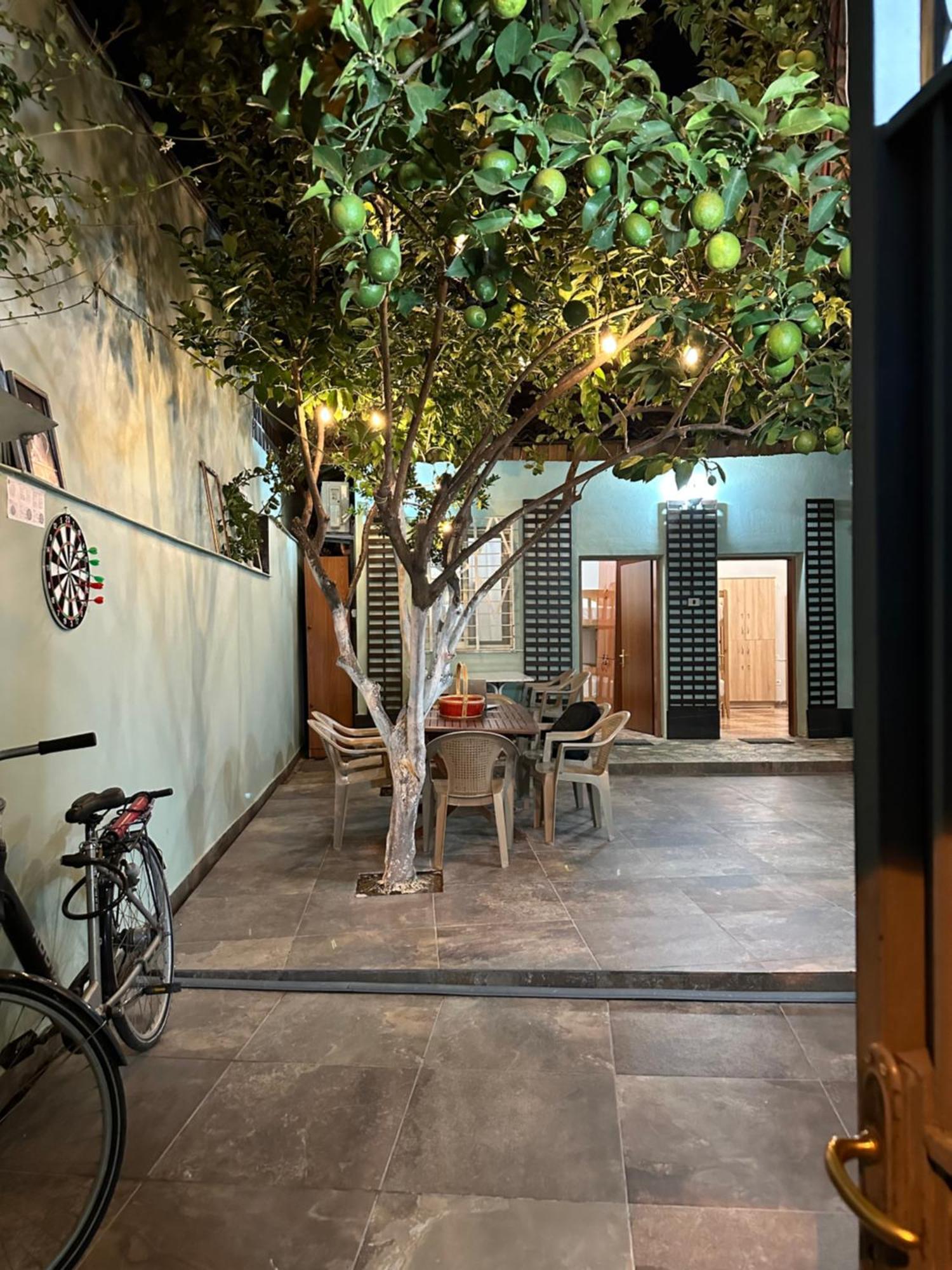 Tirana Lemon Breeze Hostel Екстериор снимка