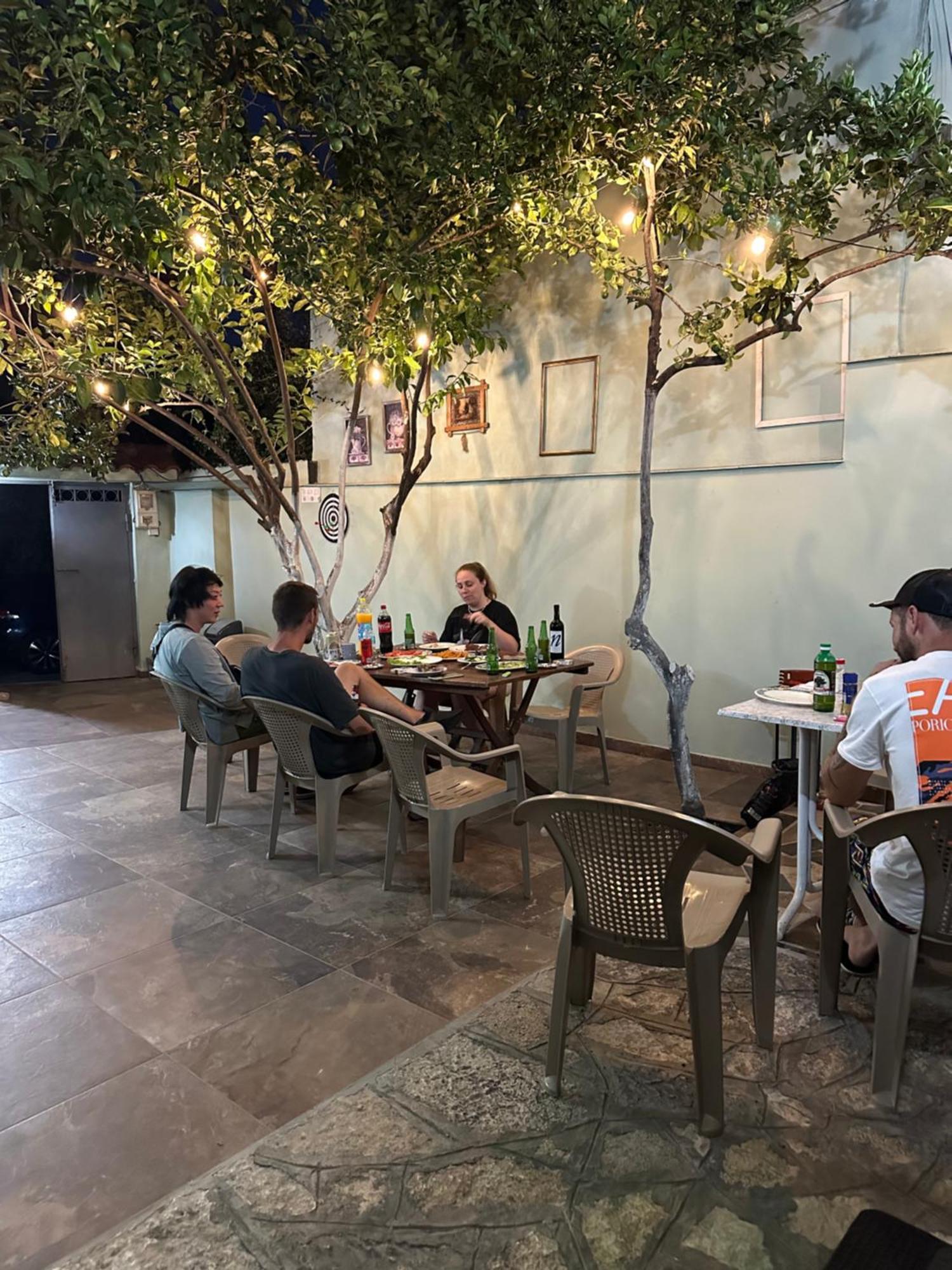 Tirana Lemon Breeze Hostel Екстериор снимка