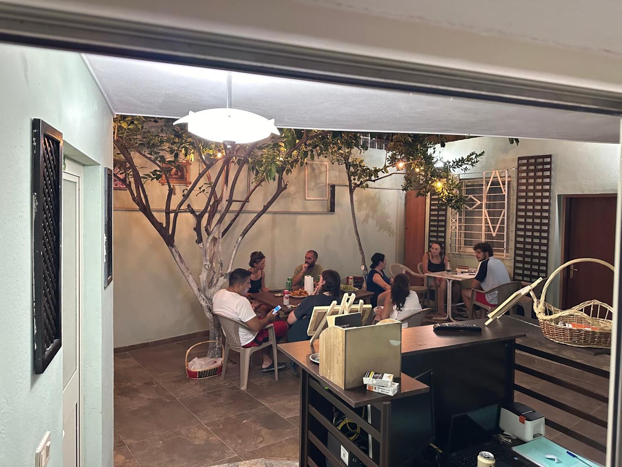 Tirana Lemon Breeze Hostel Екстериор снимка