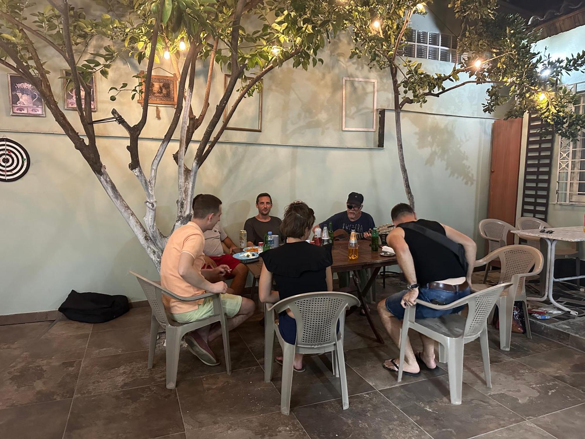 Tirana Lemon Breeze Hostel Екстериор снимка