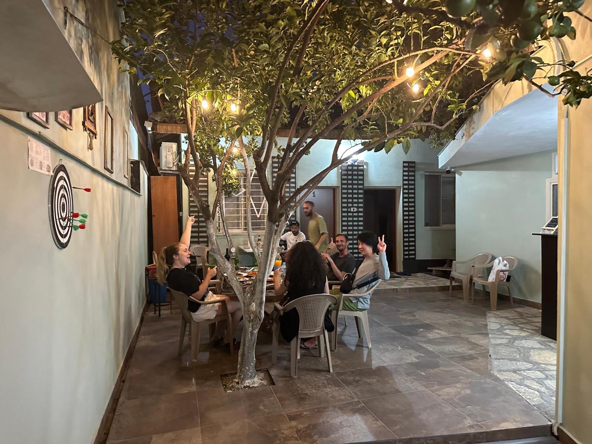 Tirana Lemon Breeze Hostel Екстериор снимка